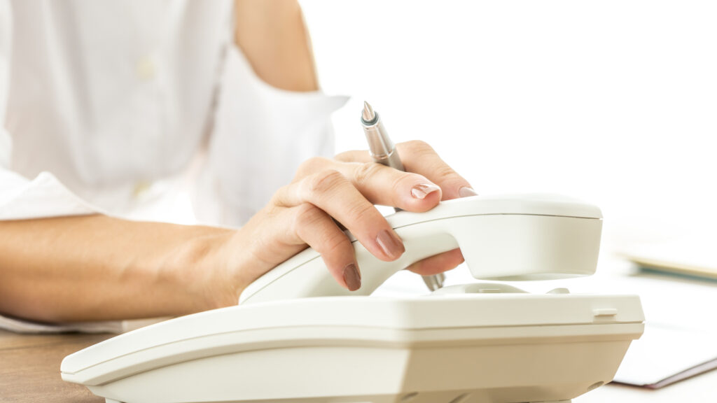 電話対応で使える「失礼ながら」の代わりの表現