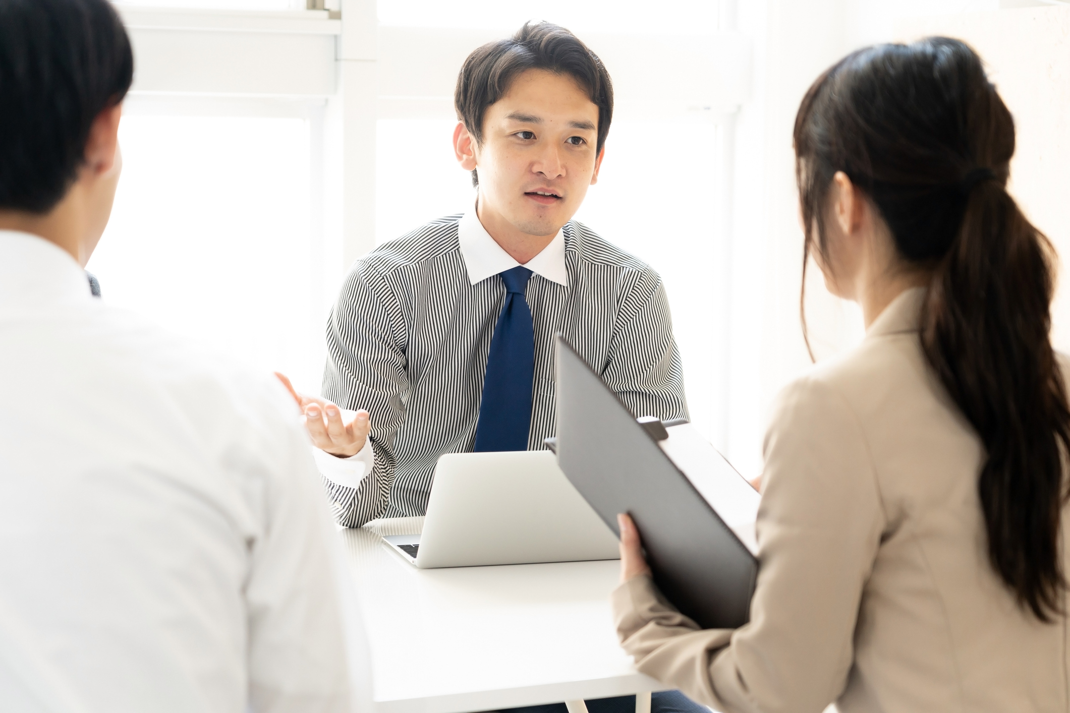 「なるほど」言い換えガイド：ビジネスシーンで使える丁寧表現 